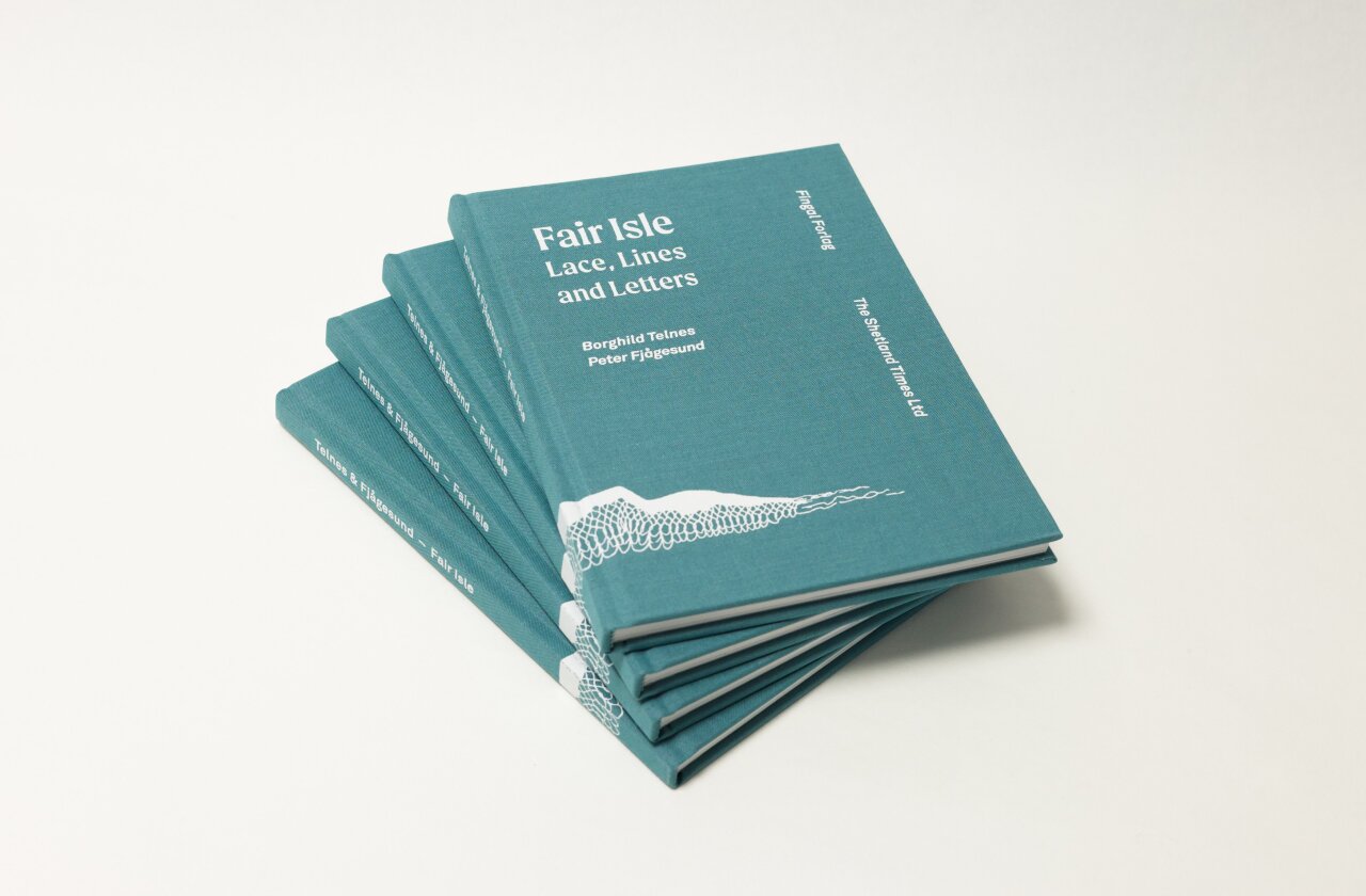 Bokstabel av boken Fair Isle, utgitt av Fingal Forlag og The Shetland Times Ltd.